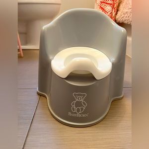 BabyBjorn Potty Chair